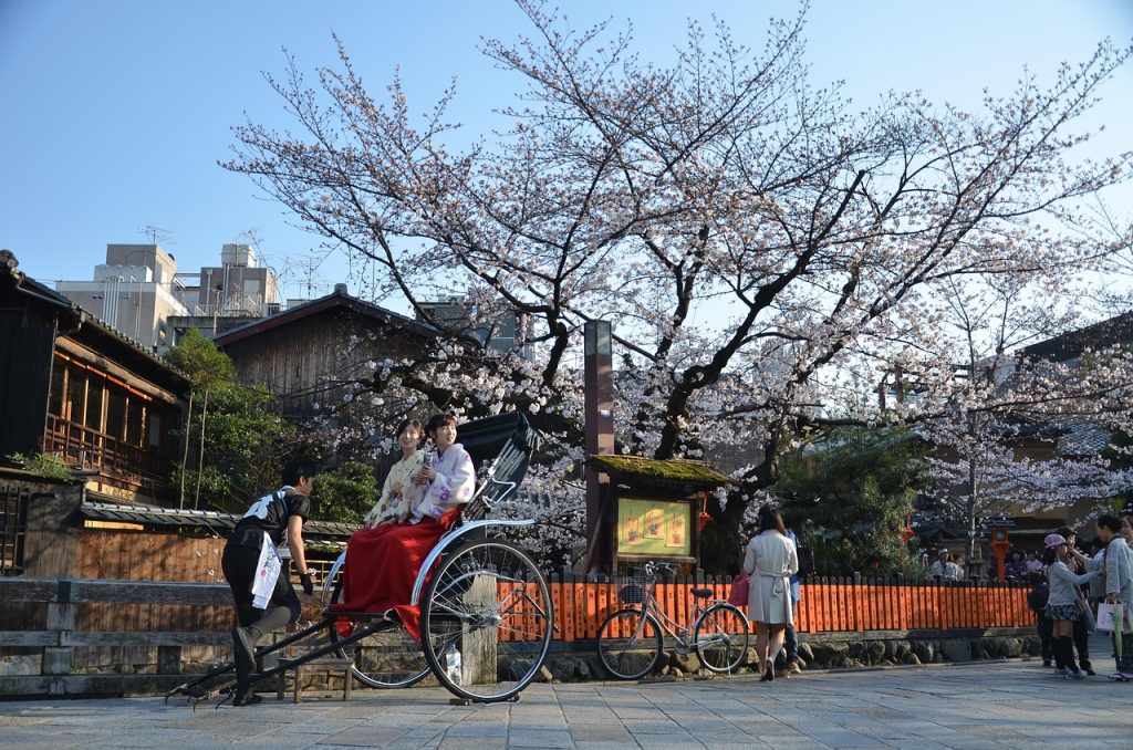 京都自由行：新手必去的10個景點與在地美食，清水寺、伏見稻荷、嵐山、錦市場一次搞定